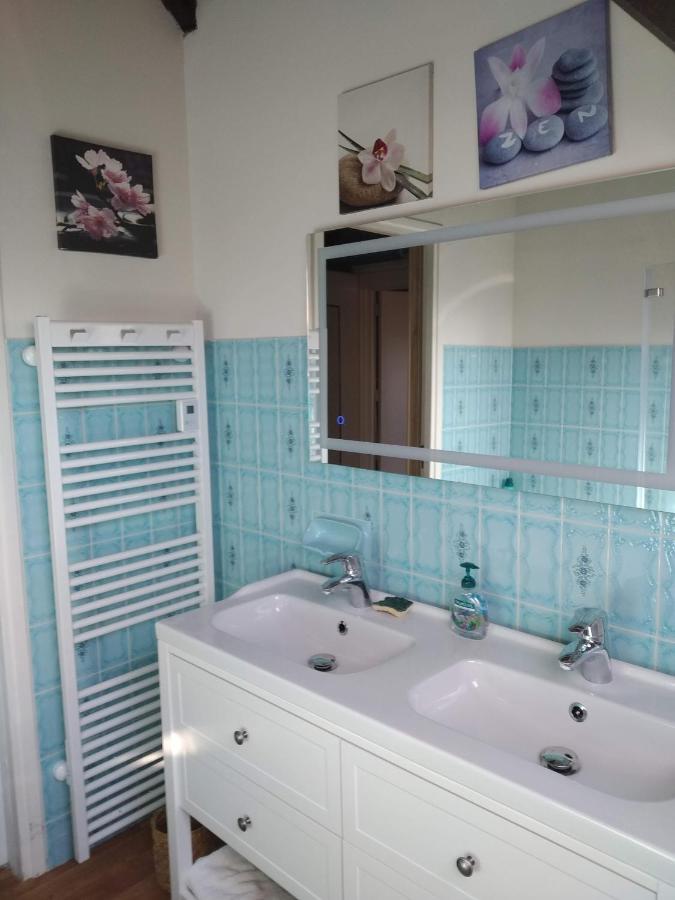 Bed and Breakfast La Longere Des Gillettes Bezenet Екстер'єр фото