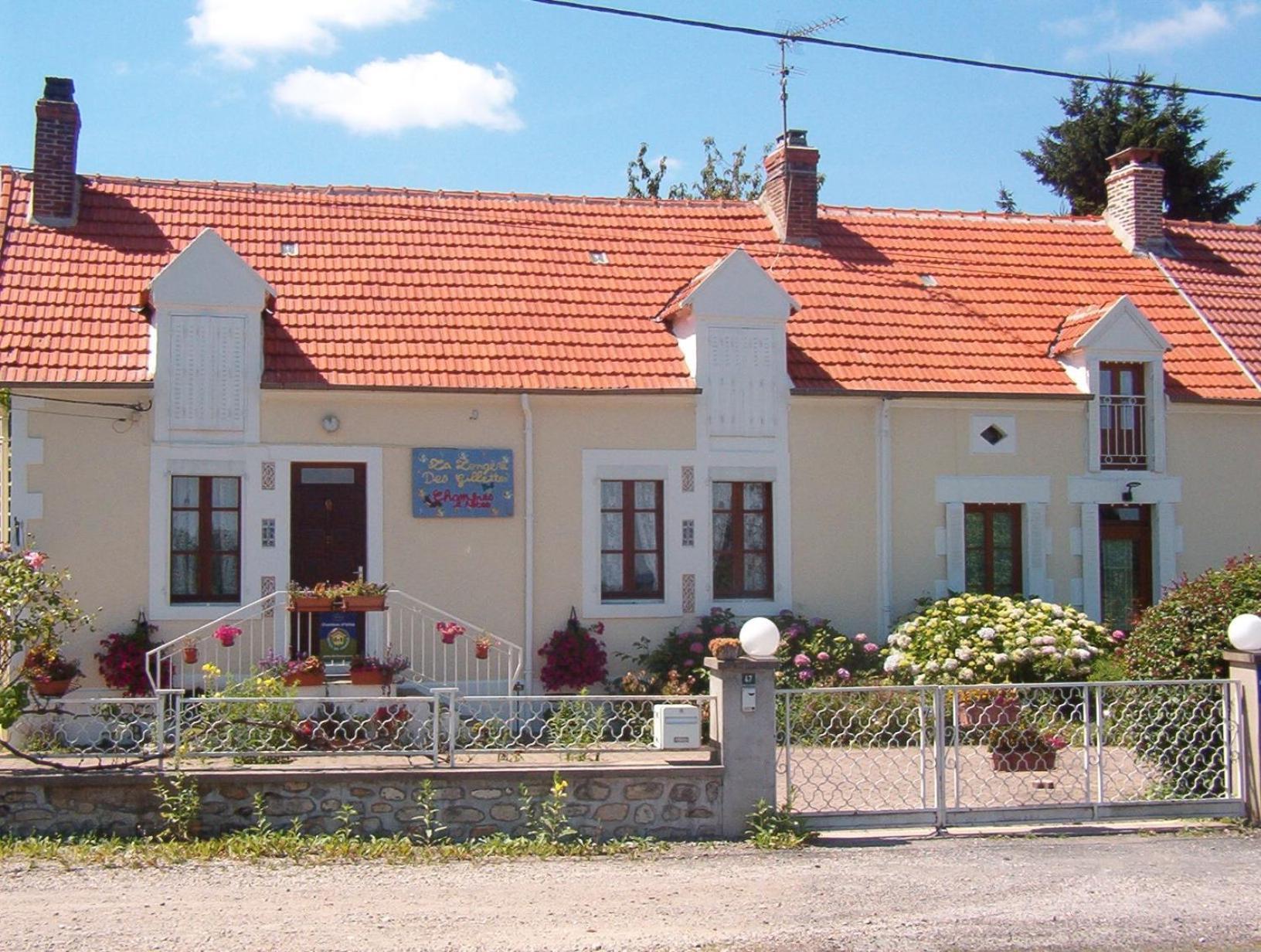 Bed and Breakfast La Longere Des Gillettes Bezenet Екстер'єр фото