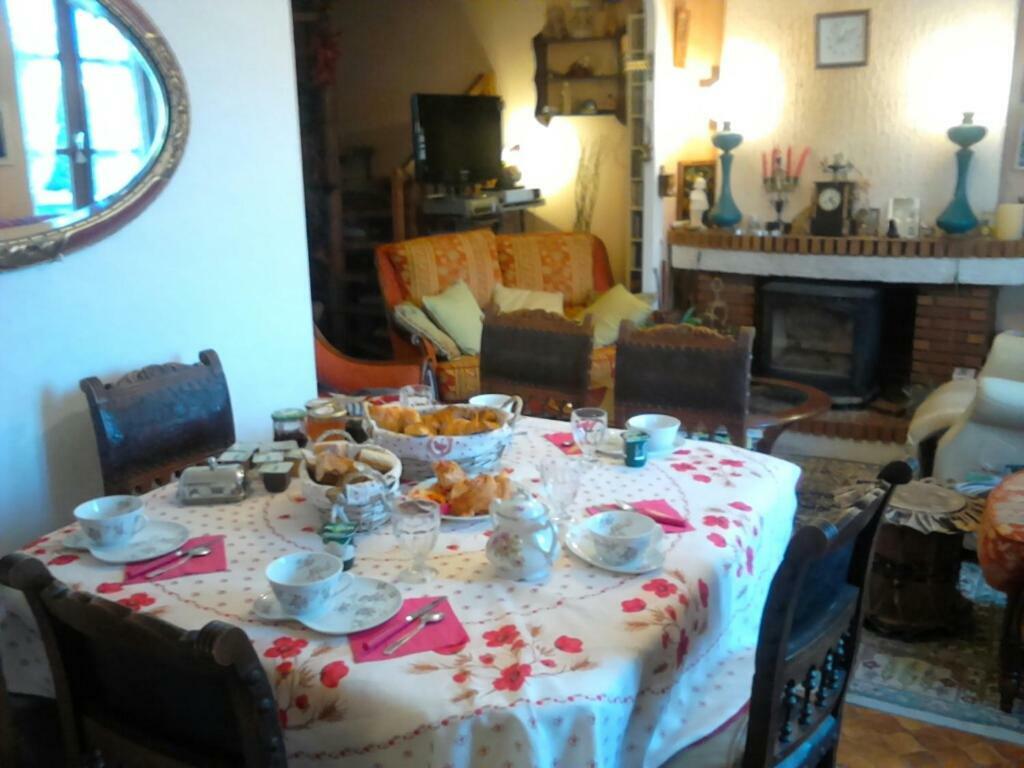 Bed and Breakfast La Longere Des Gillettes Bezenet Екстер'єр фото